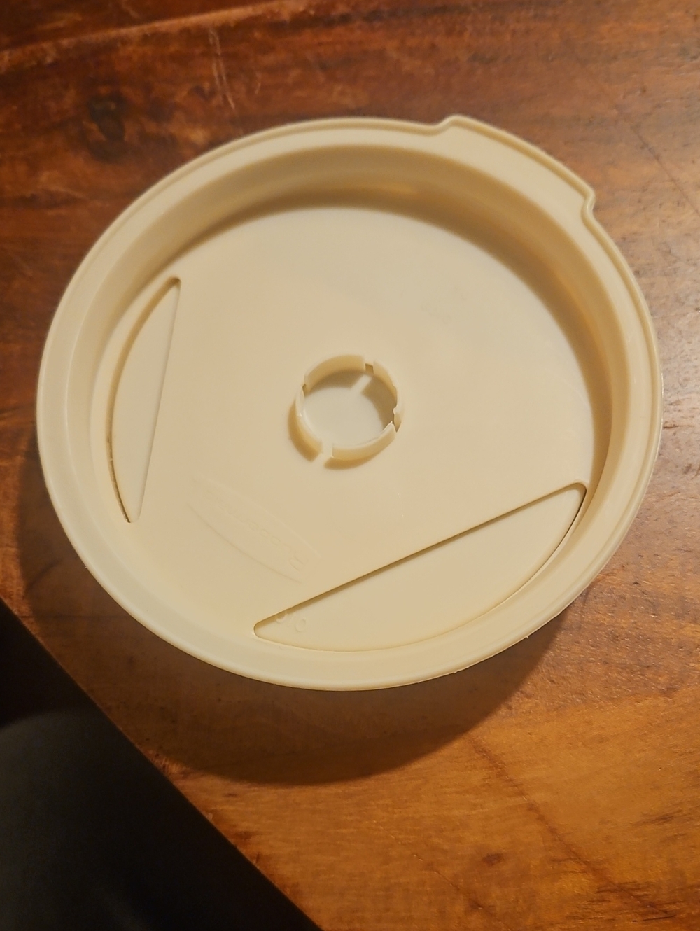 Rubbermaid Select-a-serving Spaghetti Storage Container - Picture 5 of 7